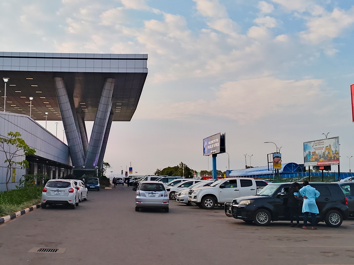 rent-cheap-4x4-self-drive-car-rental-entebbe-airport-uganda