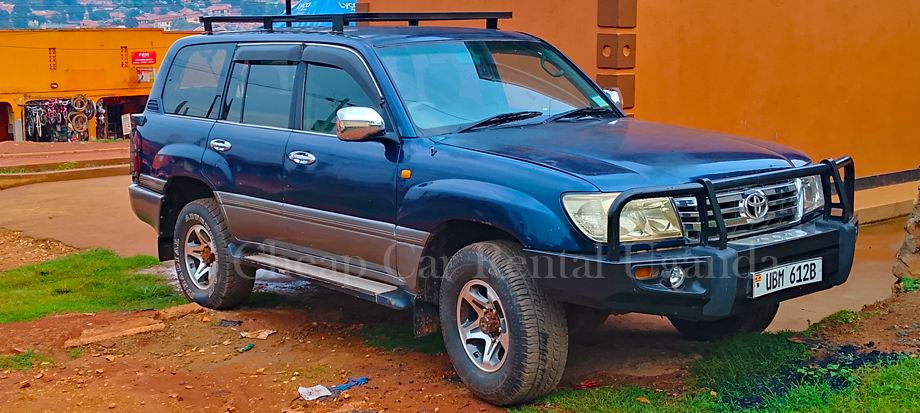 Autotour Ouganda – Tout ce que vous devez savoir, location de 4x4 abordable pour une aventure safari - land-cruiser-gx-manual-for-self-drive-car-hire-uganda-safari