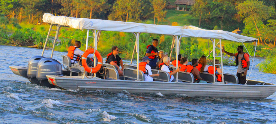boat-cruise-to-source-of-the-nile-river