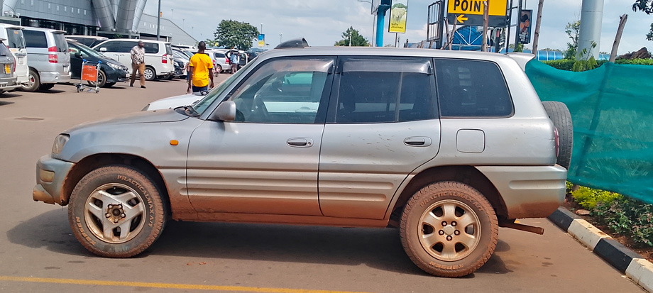 cheap-4x4-rav4-for-hire-in-uganda