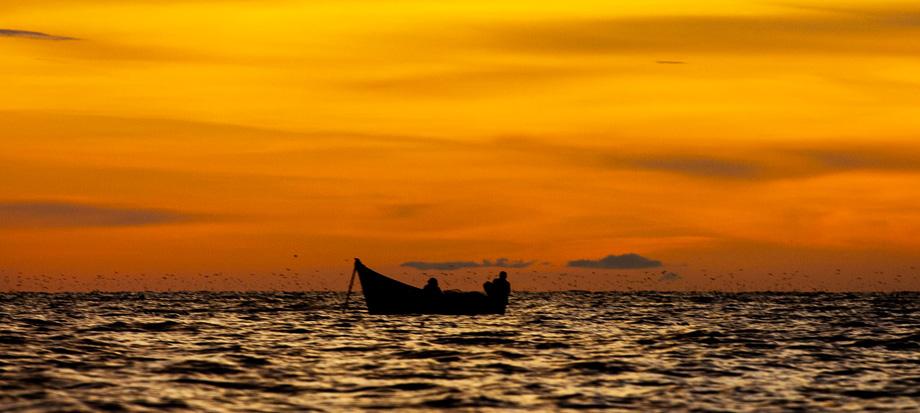 sunset-boat-cruise-on-lake-victoria