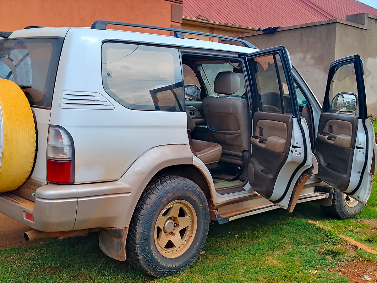 best-4x4-8-seater-land-cruiser-prado-tz-car-rental-uganda
