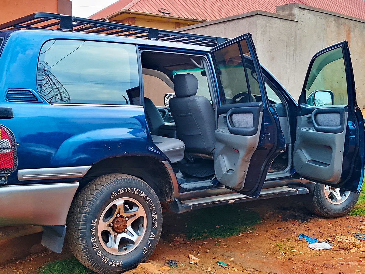 best-4x4-land-cruiser-gx-manual-for-cheap-car-rental-uganda